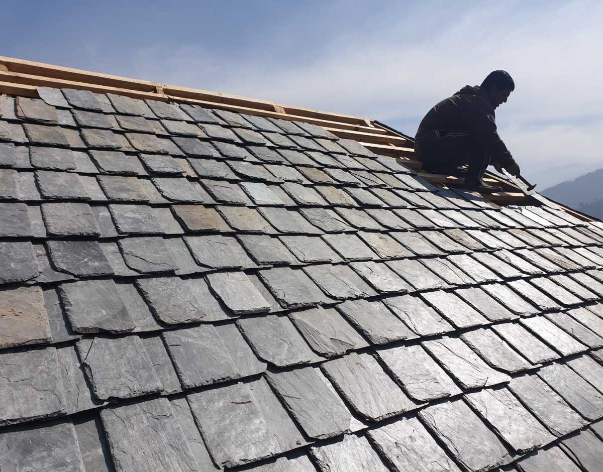 Tips to Consider Before Hiring a Roofing Contractor